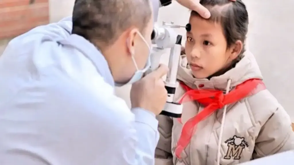 Nguy cơ tăng bệnh lý cận thị vào dịp hè của trẻ nhỏ