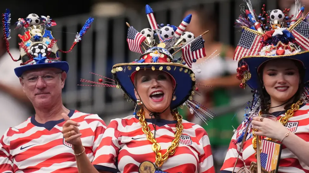 Nhà hàng Việt ở Houston kỳ vọng đón sóng từ CĐV World Cup