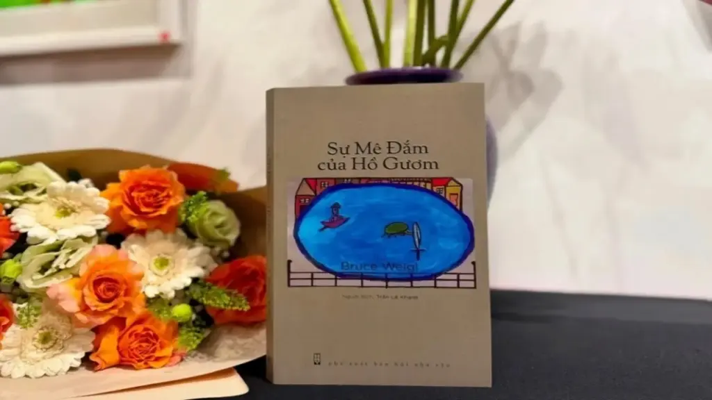 Nhà thơ Mỹ kể về tình yêu với Hà Nội qua tác phẩm "Sự mê đắm của Hồ Gươm"