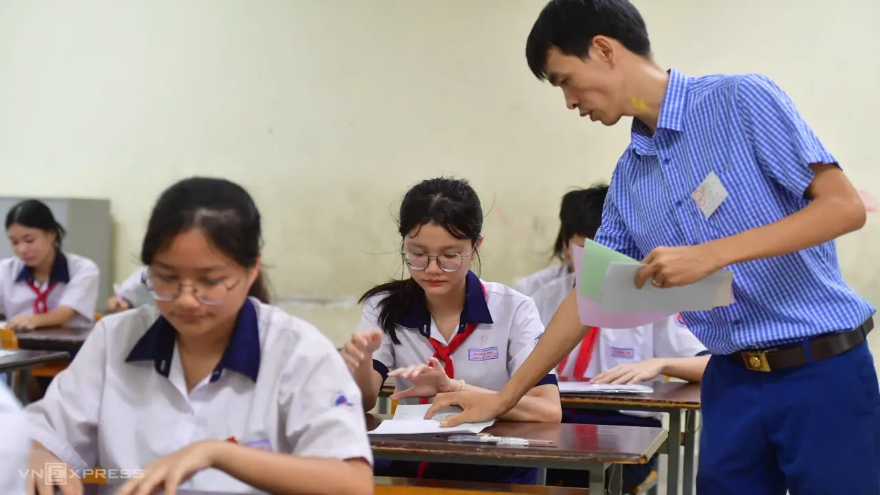 Nhiều đề Tiếng Anh thi lớp 10 ở TP HCM bị lỗi mờ, mất chữ