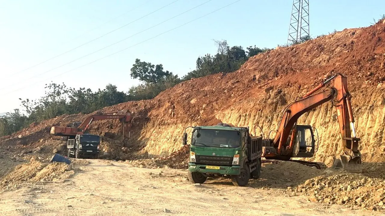 Nhiều doanh nghiệp ở Khánh Hòa khai thác khoáng sản vượt công suất cấp phép