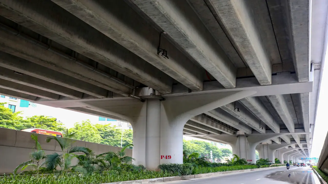 Nhiều gối cầu vành đai 3 ở Hà Nội trên cao bị xô lệch