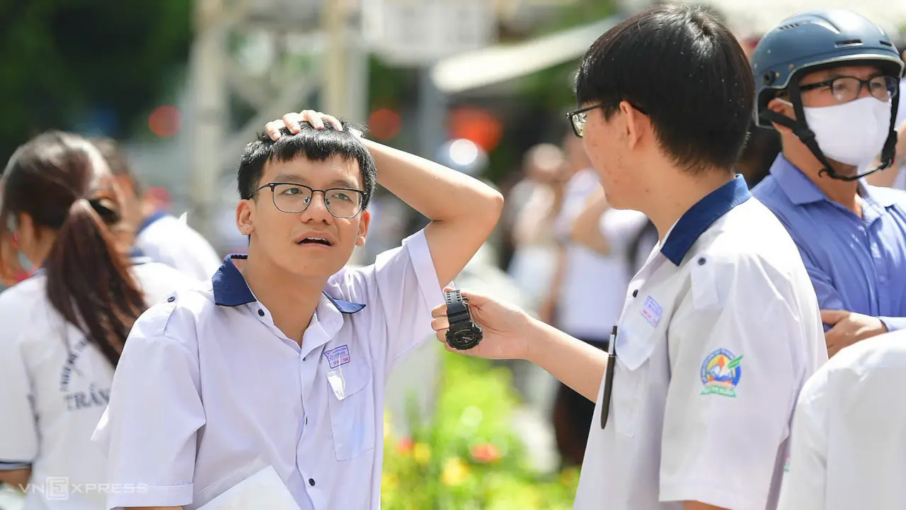 Những điểm gây tranh luận khi Steve Jobs vào đề Văn tốt nghiệp