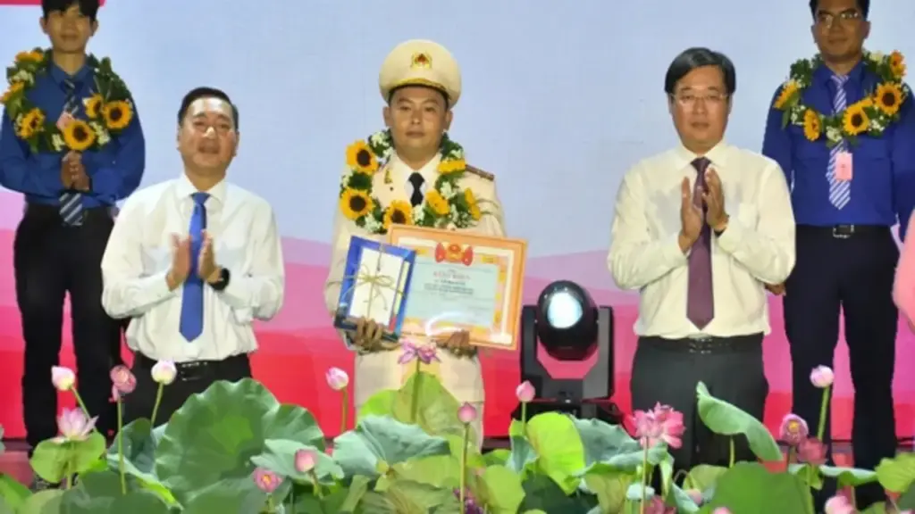 Những người trẻ không nói nhiều mà chỉ làm và cống hiến hết mình