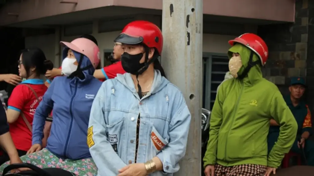 Những phụ huynh TP.HCM 'vừa thi xong lớp 10'