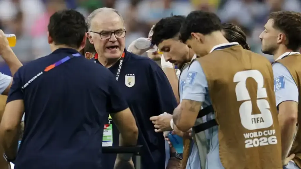 Nội bộ Uruguay lục đục trước trận quyết đấu Tây Ban Nha