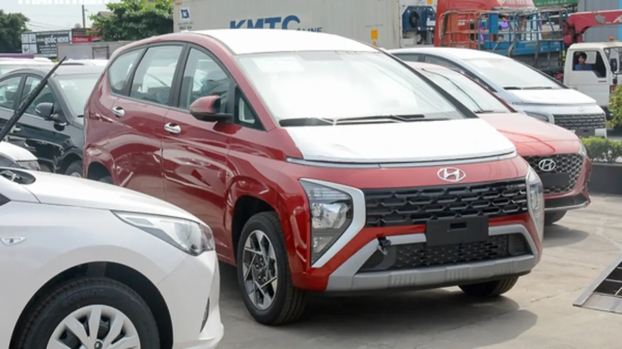 Ô tô giá rẻ nhập khẩu Indonesia ồ ạt vào Việt Nam, xe Trung Quốc 'hãm phanh'