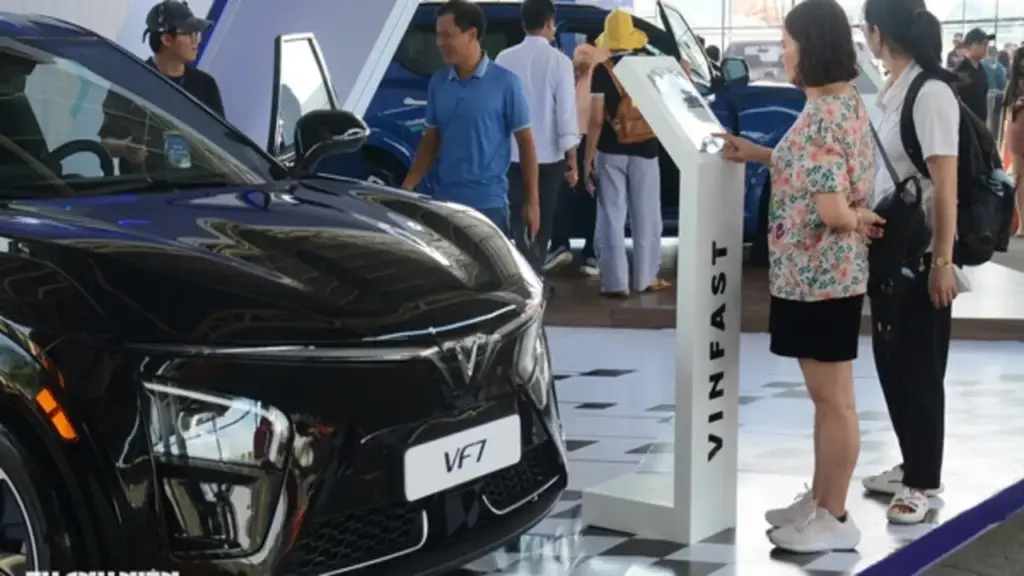 Ô tô ồ ạt ưu đãi giảm giá, xe hãng nào bán chạy nhất?