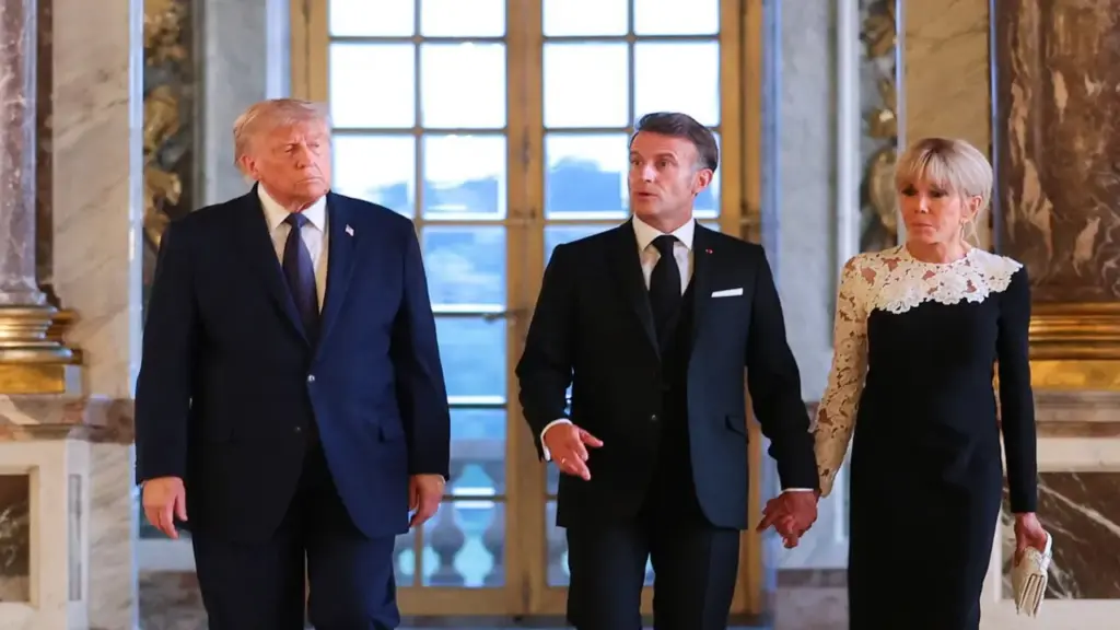 Ông Macron dẫn ông Trump thăm Cung điện Versailles, tiếp đãi thực đơn toàn đặc sản