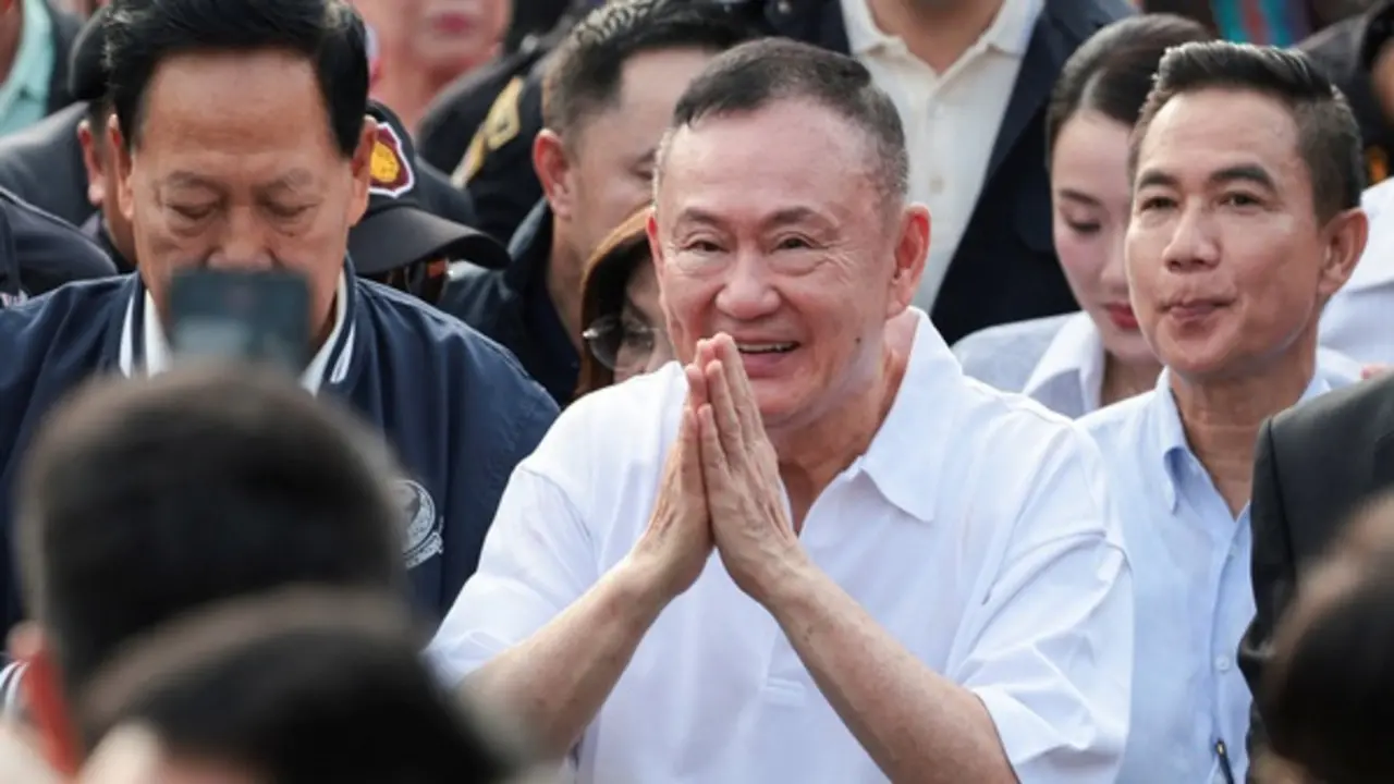 Ông Thaksin được trả tự do sớm nhờ lệnh ân xá hoàng gia?