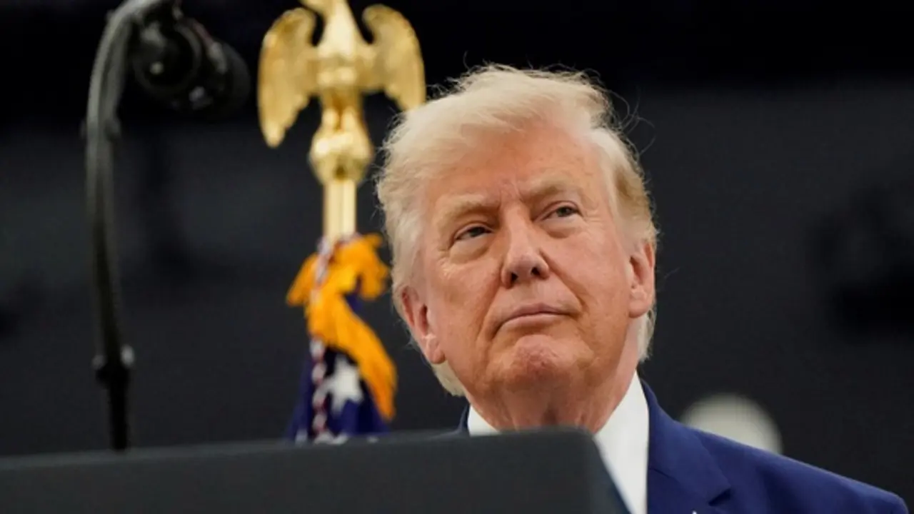 Ông Trump dọa tấn công, Iran nói sẵn sàng phản ứng