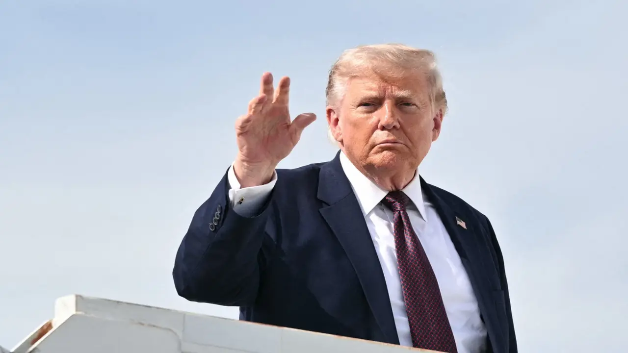 Ông Trump: Iran cam kết sẽ không thu phí qua eo biển Hormuz