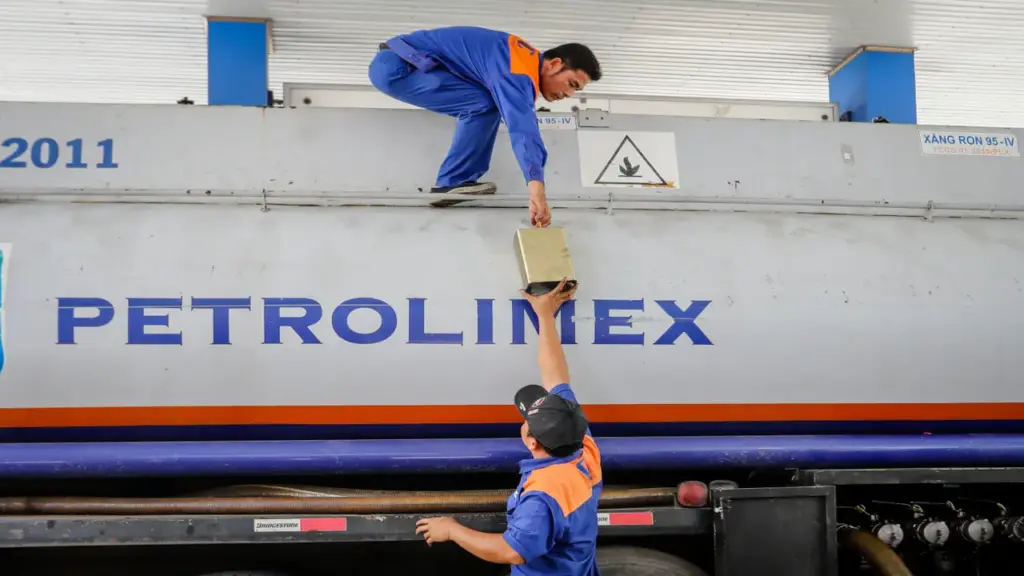Petrolimex tính bán toàn bộ cổ phiếu quỹ