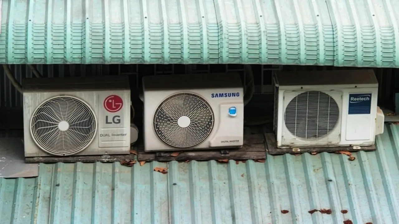 Phải lắp điều hòa vì không chịu nổi cục nóng nhà hàng xóm