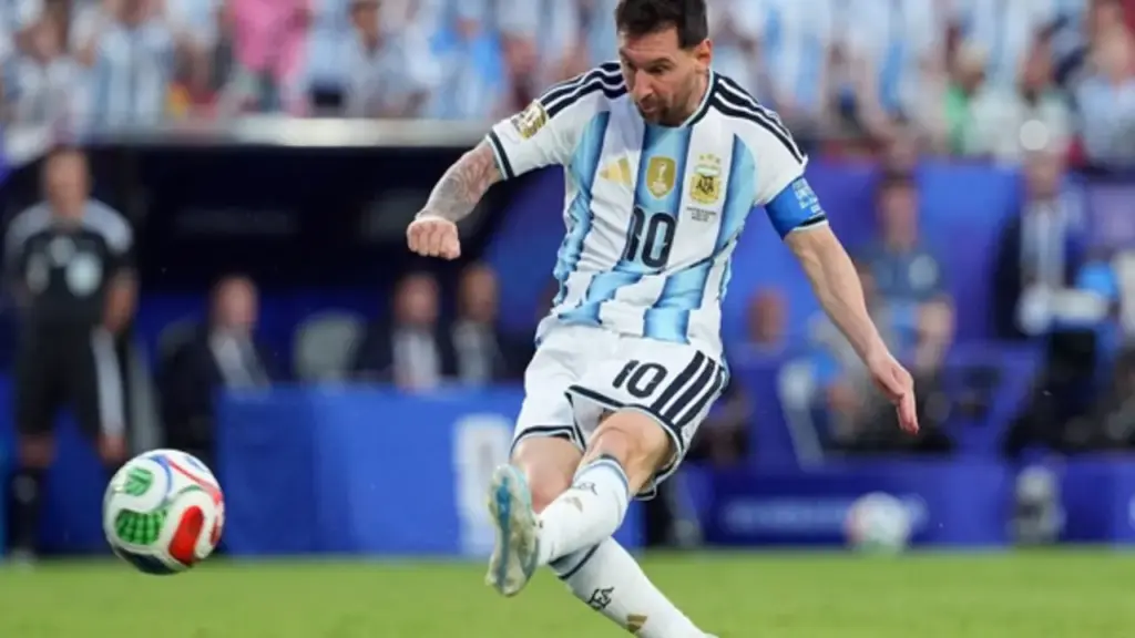 Phân tích cú hat-trick lịch sử của Messi, 2/3 bàn thắng có tốc độ trên 100 km/giờ