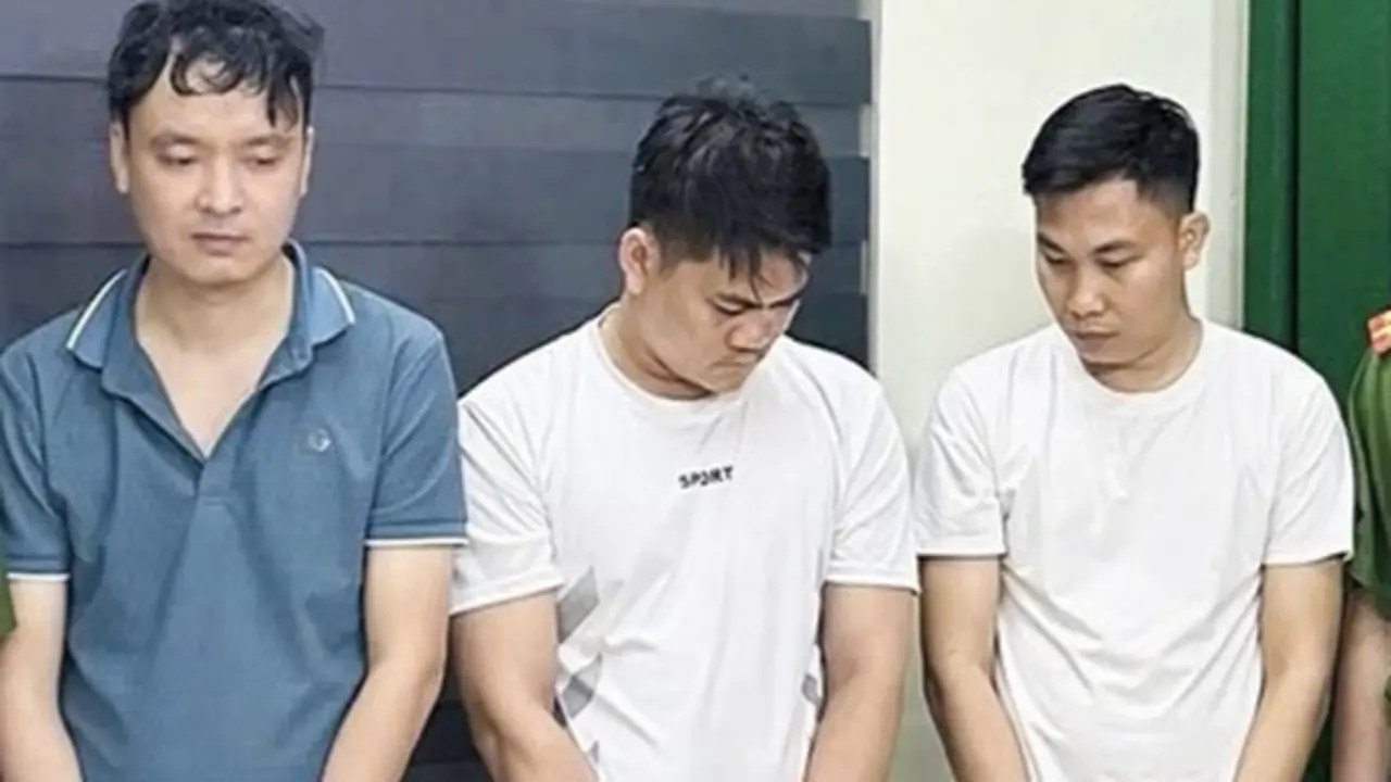 Phát hiện 3 đối tượng bán hơn 1000 chiếc điện thoại giả