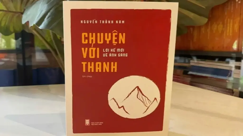Phạt NXB 100 triệu đồng, buộc tiêu huỷ toàn bộ bản in "Chuyện với Thanh"