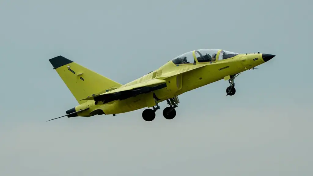 Phiên bản chiến đấu cơ của Yak-130 lần đầu bay thử