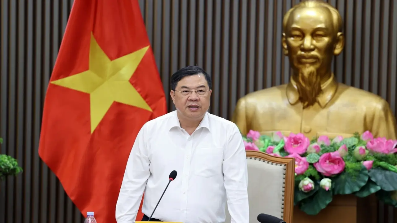Phó thủ tướng yêu cầu đảm bảo quyền lợi người dùng khi chuyển sang E10