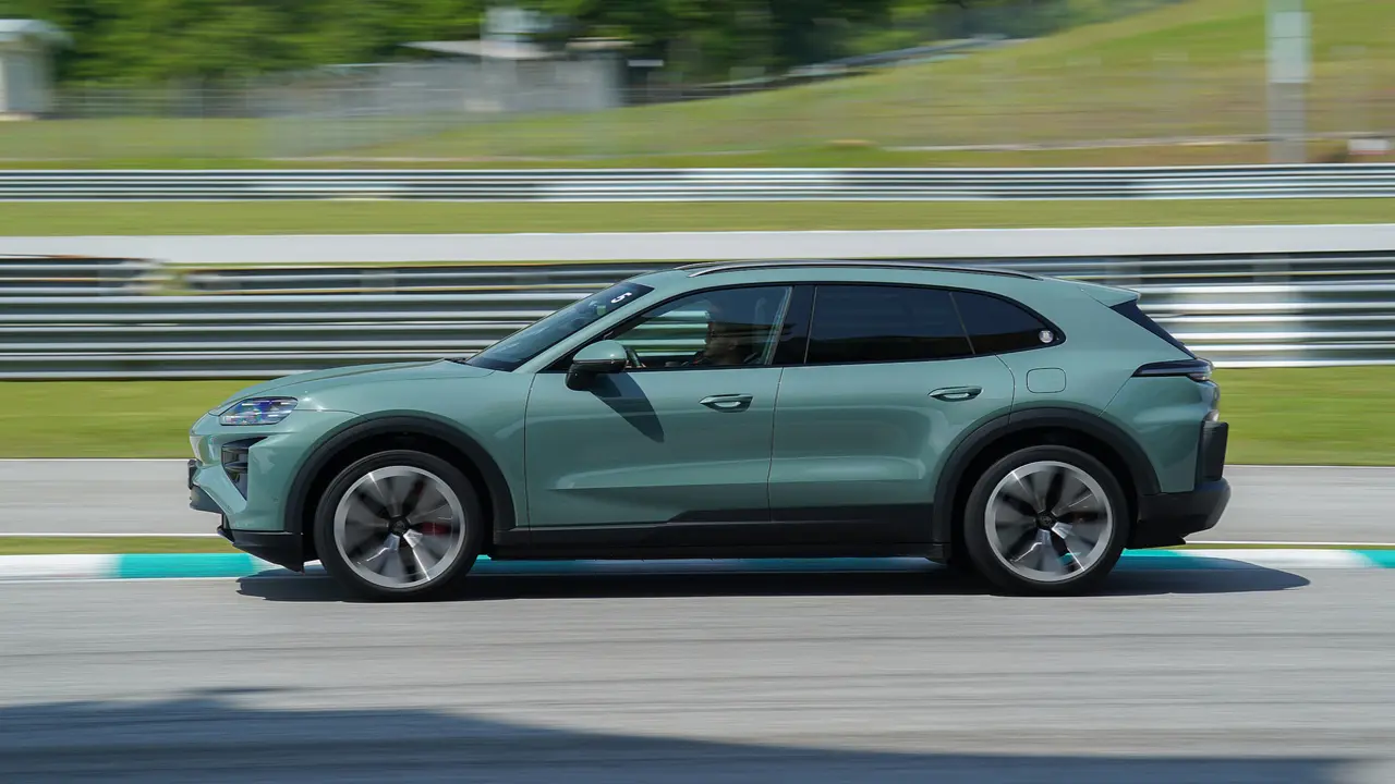 Porsche Cayenne EV - khi gia tốc nhanh hơn ý nghĩ