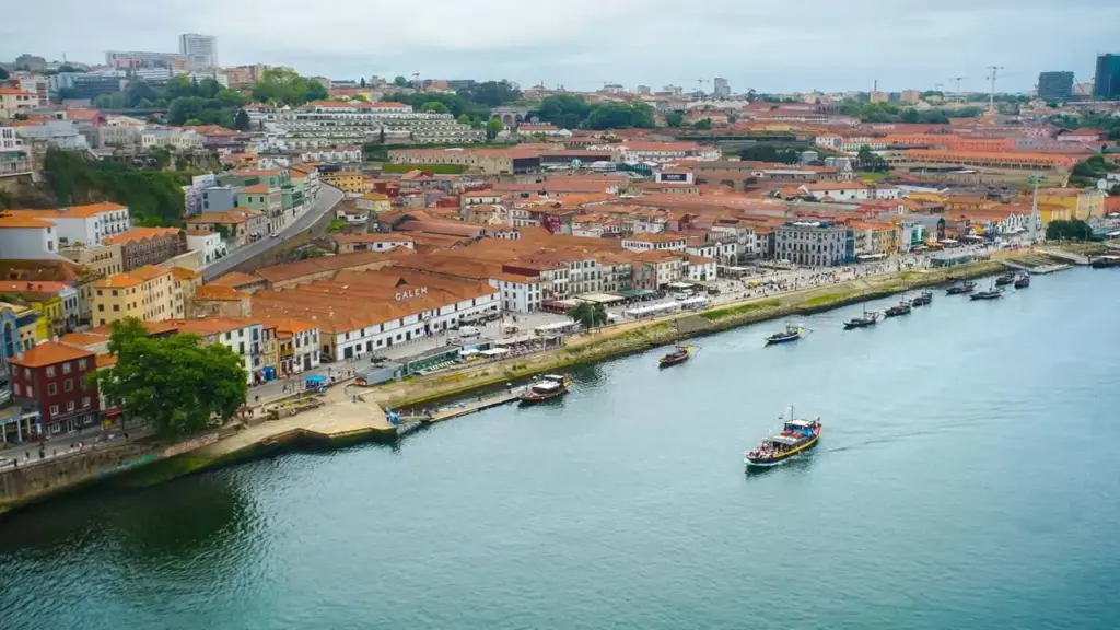 Porto 'thành phố bất bại' 2.000 tuổi ở Bồ Đào Nha trong mắt khách Việt