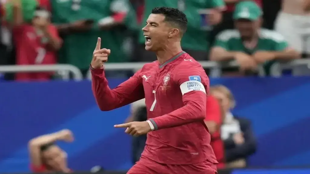 “Quái thú” Cristiano Ronaldo đã được mở khóa như thế nào?