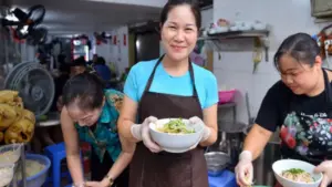 Quán phở lần đầu được Michelin vinh danh nhưng chủ quán không đến vì nghĩ 'lừa đảo'