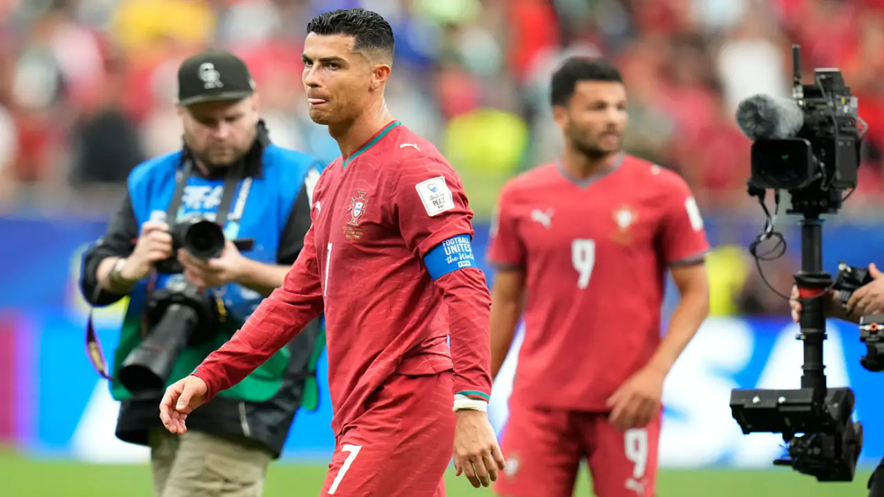 Ronaldo - bài toán khó của HLV Roberto Martinez