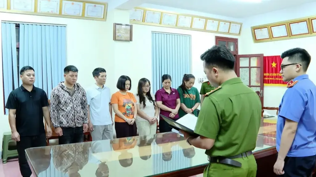 'Rút ruột' tiền vé tham quan, gửi xe tại khu di tích Tam Thanh