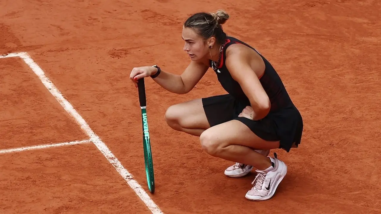 Sabalenka thua sốc ở tứ kết Roland Garros