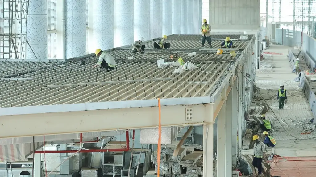 Sân bay Long Thành tăng nhân lực về đích cuối năm