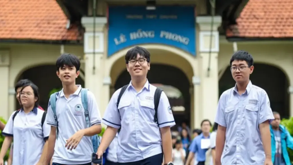 Sáng nay, địa phương đông thí sinh nhất nước tổ chức thi lớp 10
