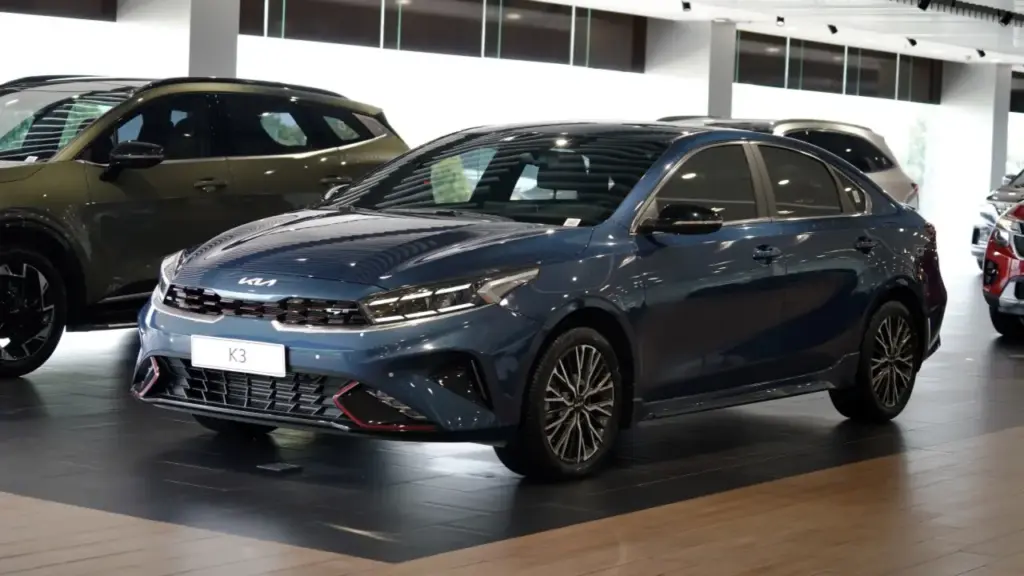 Sedan cỡ C 'hấp hối'