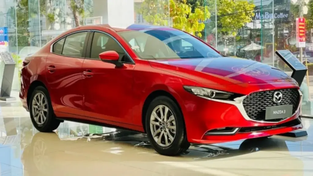 Sedan hạng C dưới 900 triệu bất ngờ tăng trưởng, Mazda3 bán gấp 3 lần Honda Civic