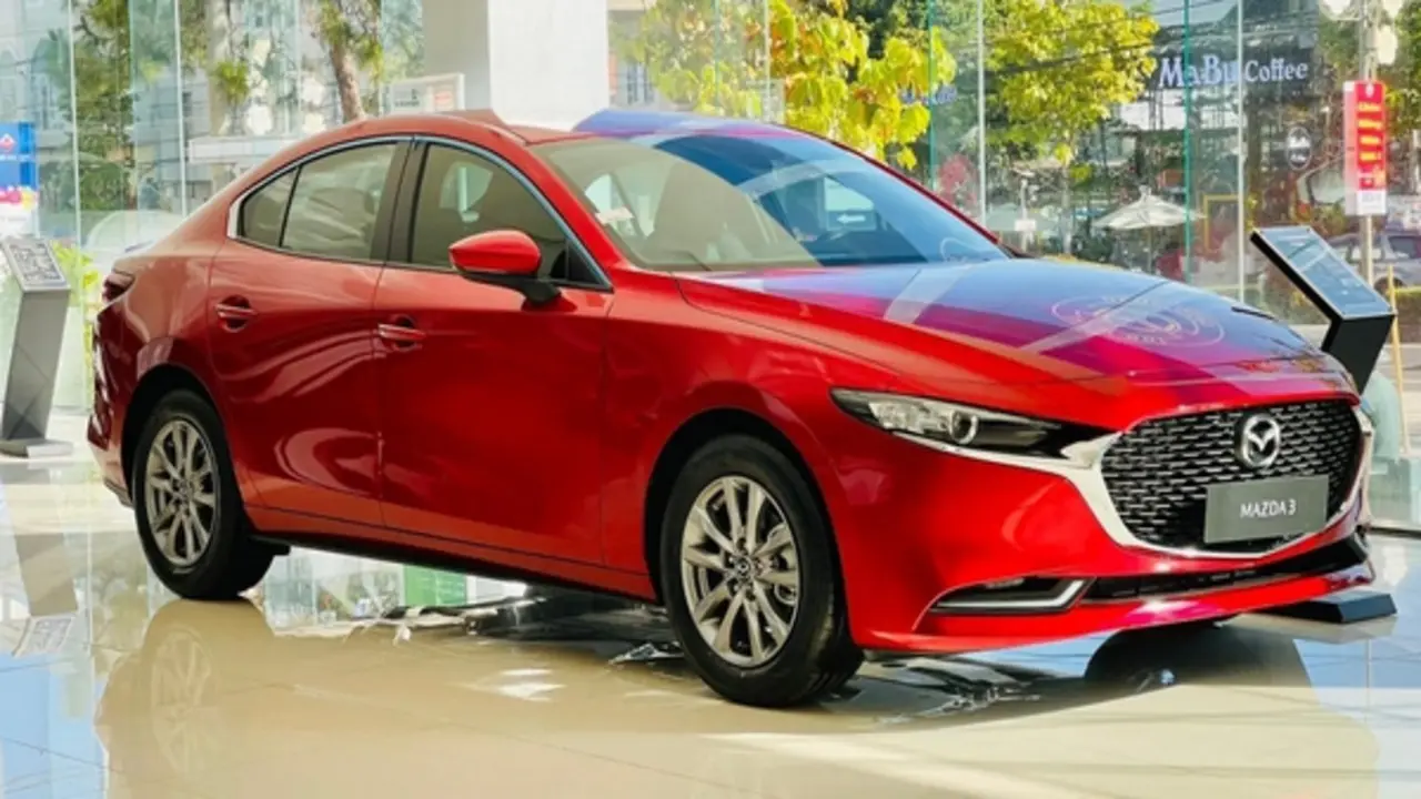 Sedan hạng C dưới 900 triệu bất ngờ tăng trưởng, Mazda3 bán gấp 3 lần Honda Civic