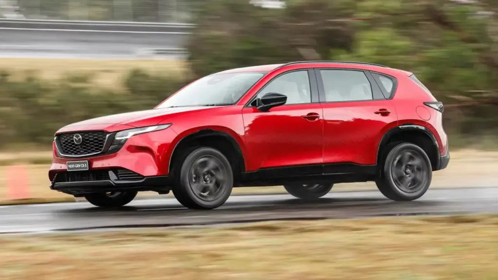 Sếp Mazda: 'Chưa có xe hybrid khiến tôi hài lòng, CX-5 HEV sẽ 'đã' hơn hẳn'