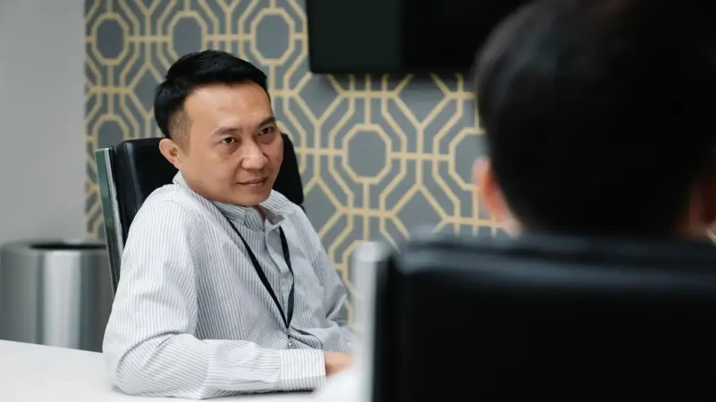 Sếp 'triệt đường sống' của nhân viên cũ nhảy việc