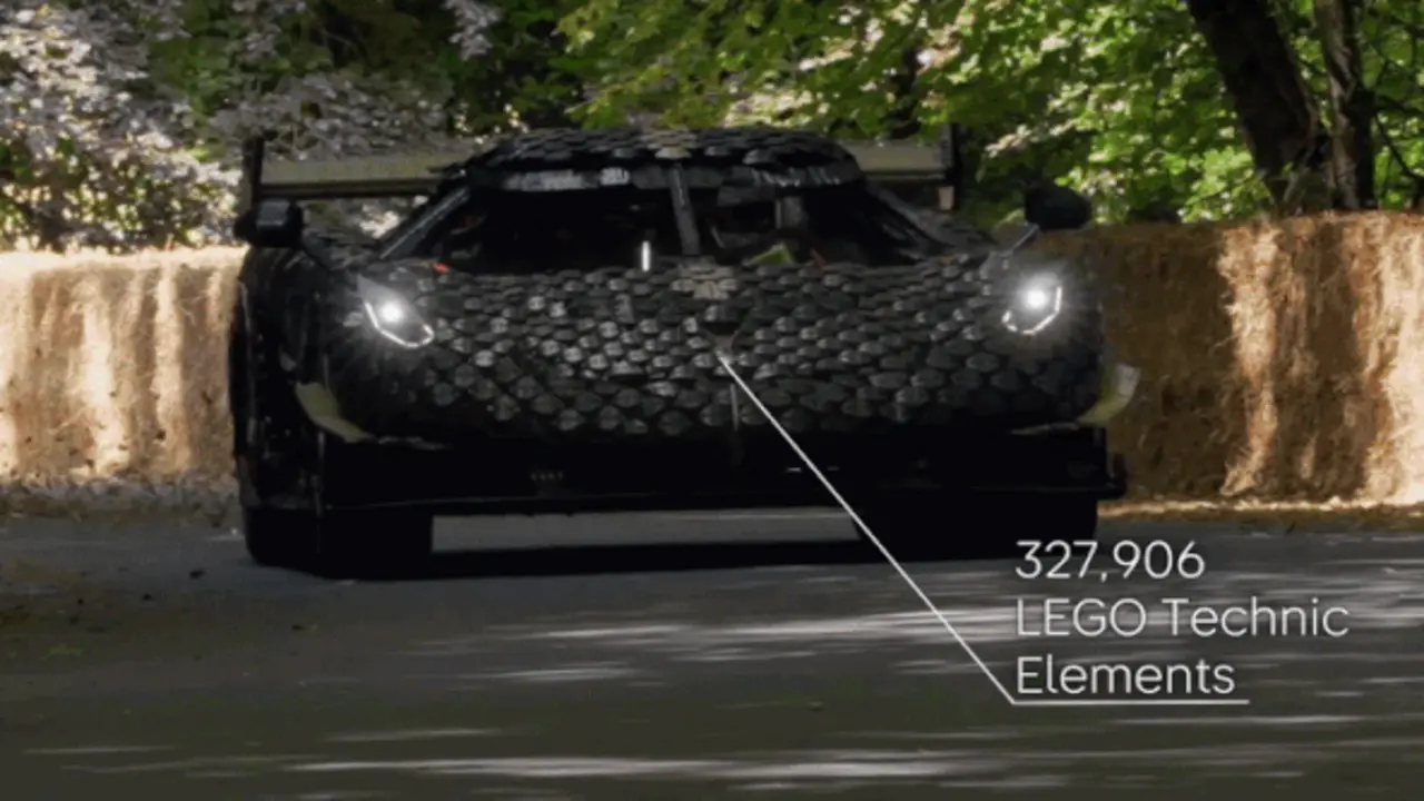 Siêu xe Koenigsegg bằng lego đạt tốc độ hơn 110 km/h