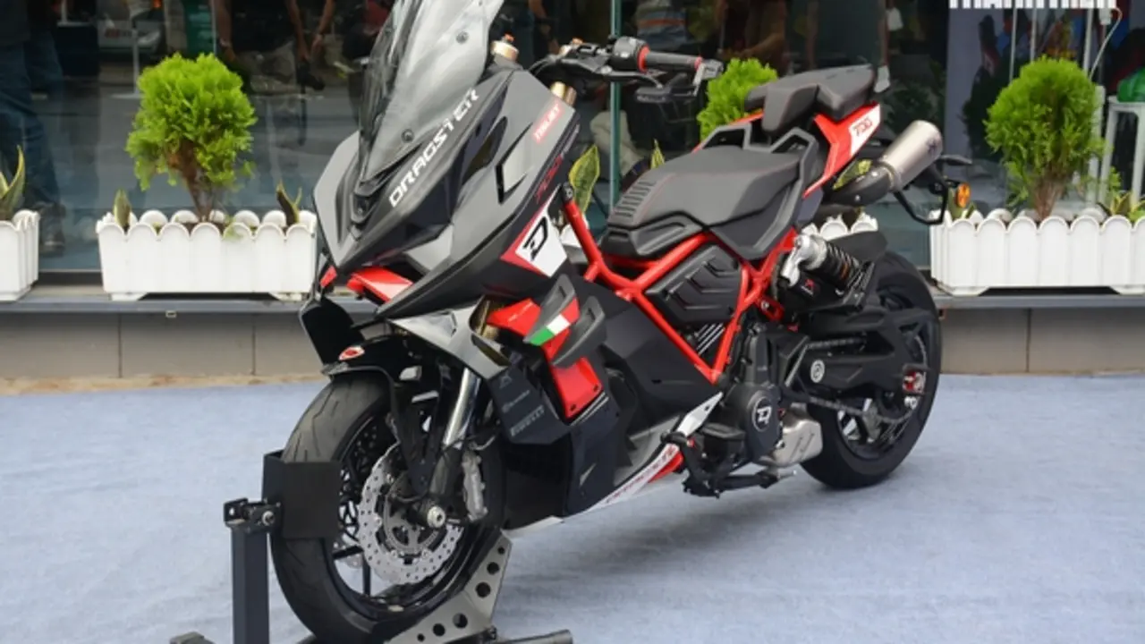Siêu xe tay ga Italjet Dragster 700 đầu tiên về Việt Nam, giá 428 triệu đồng