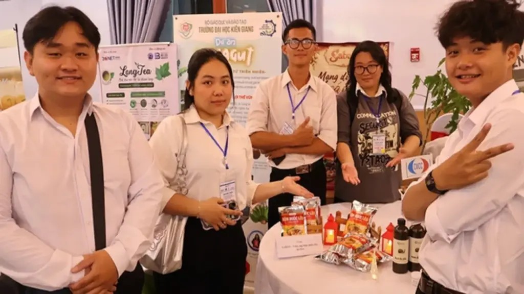 Sinh viên đưa bún nước lèo Khmer vào thị trường hiện đại