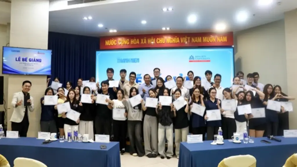 Sinh viên Trường ĐH Hoa Sen hoàn thành khóa học về Sản xuất tin tức và phóng sự tại báo Thanh Niên