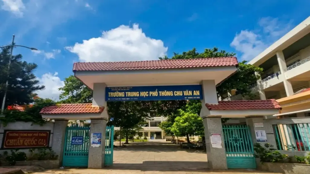 Sở GD&ĐT phản hồi vụ trường "xin" biết lý do bị hạ thi đua, cắt khen thưởng