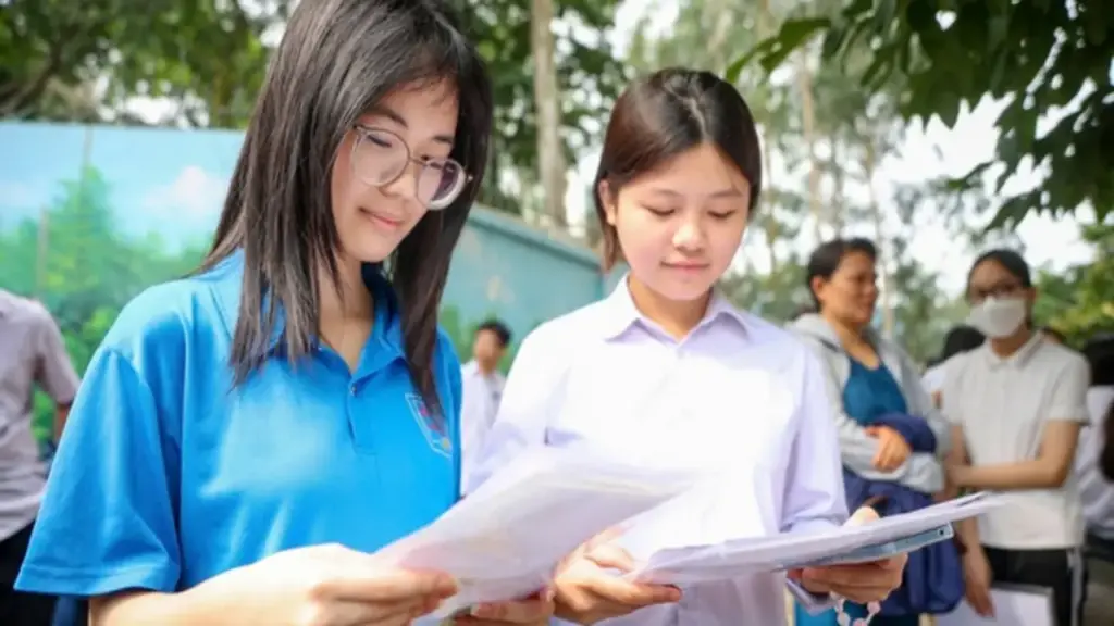 Sở GD-ĐT Hà Nội lưu ý quan trọng khi nhập học lớp 10