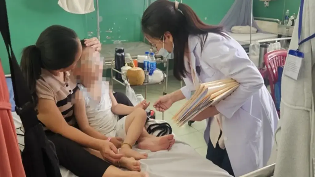 Sốt xuất huyết bước vào mùa cao điểm, bác sĩ đưa ra lời khuyên quan trọng