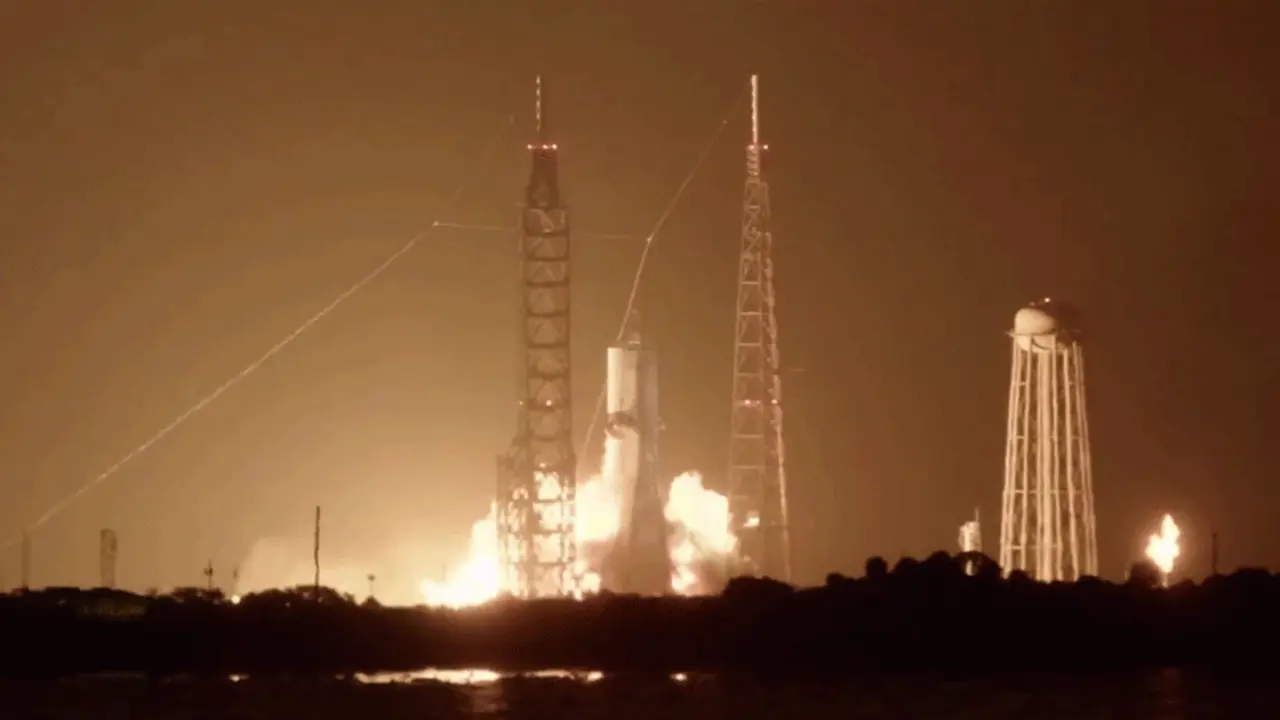 SpaceX có thể hưởng lợi từ vụ nổ tên lửa Blue Origin