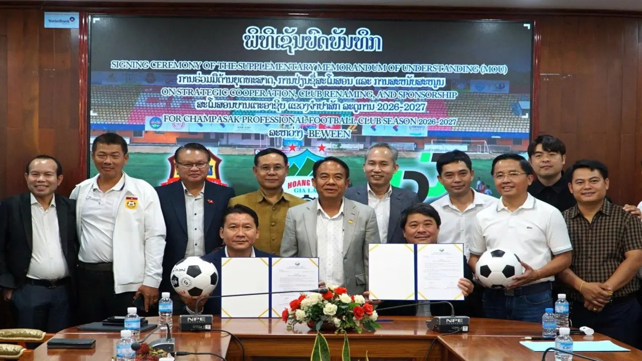 Tập đoàn Hoàng Anh Gia Lai đầu tư phát triển bóng đá Lào
