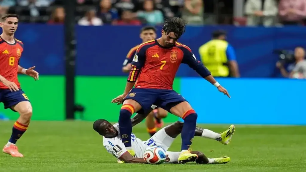 Tây Ban Nha 0-0 Cape Verde (Hết hiệp 1): Torres bỏ lỡ cơ hội
