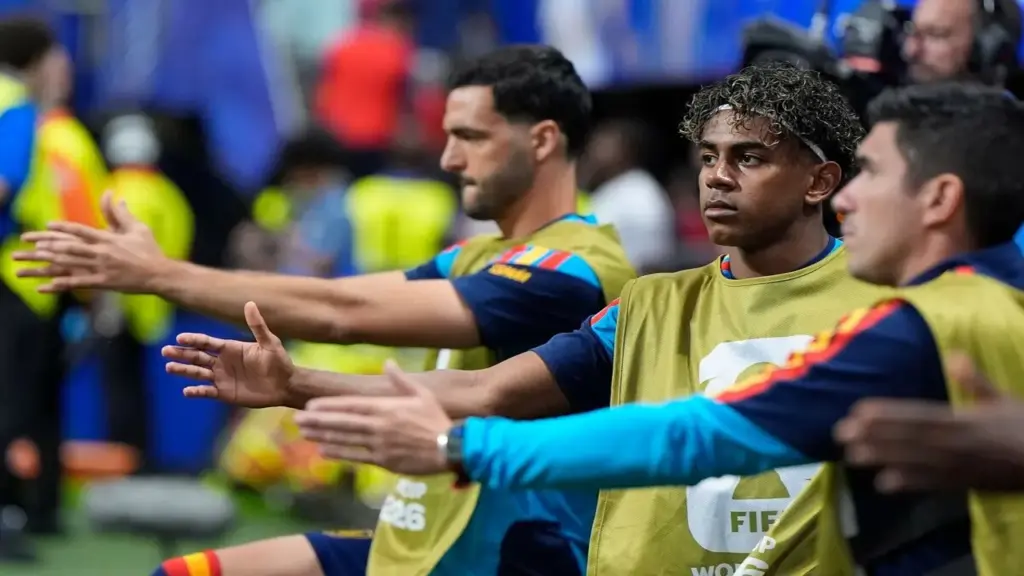 Tây Ban Nha - Arab Saudi: Yamal lần đầu đá chính ở World Cup
