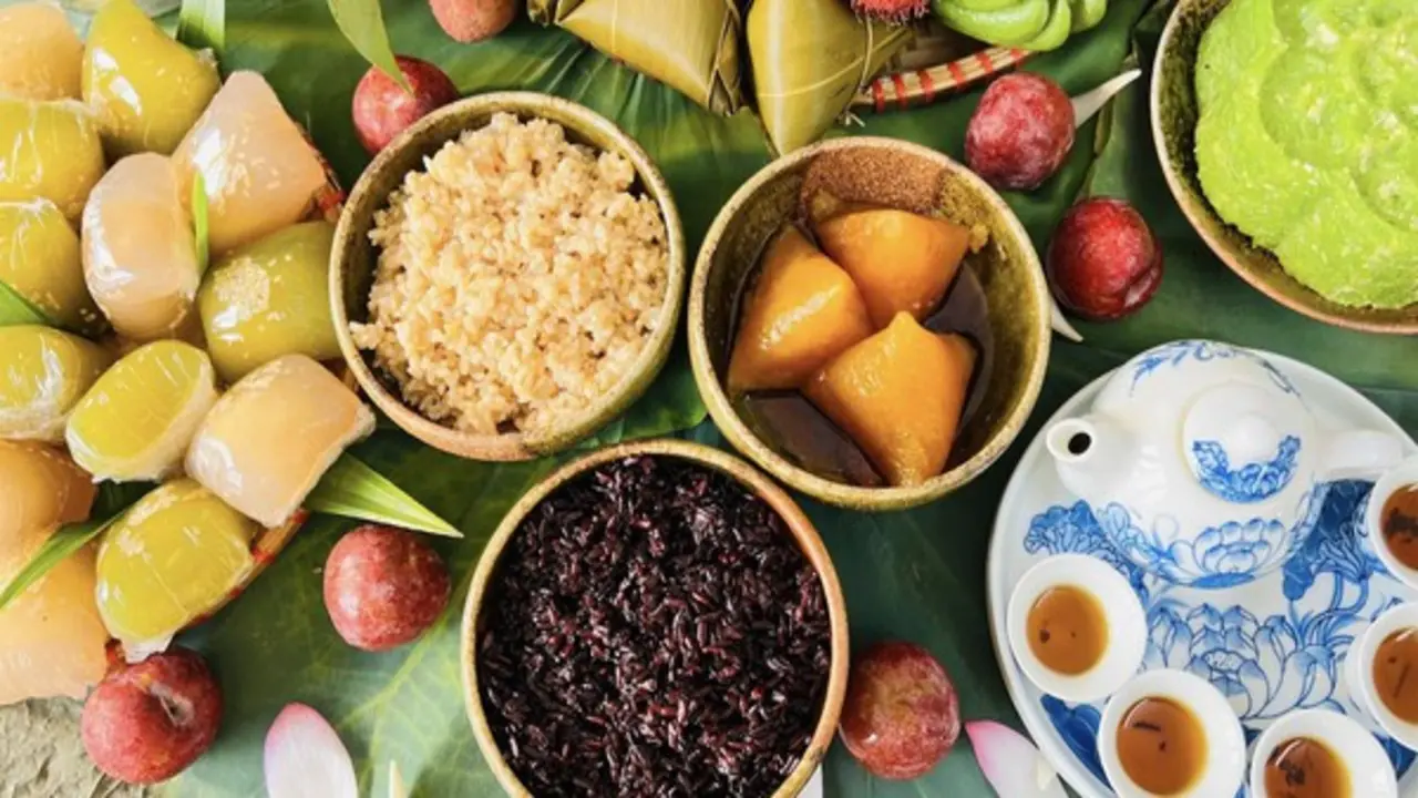 Tết Đoan Ngọ: Dân mạng khoe mâm cúng chỉn chu, đẹp mắt