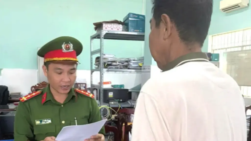 Tham ô tài sản, nguyên Hiệu trưởng Trường TH và THCS Thạnh Đông bị khởi tố